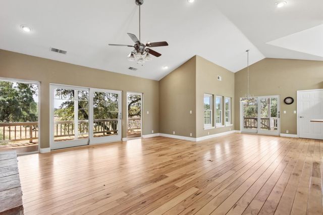 14341 Indian Springs Rd, Penn Valley, CA 95946