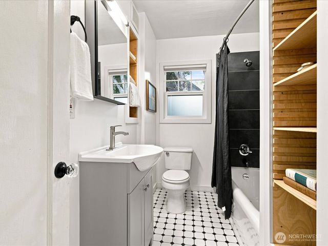 6742 7th Avenue NW, Seattle, WA 98117