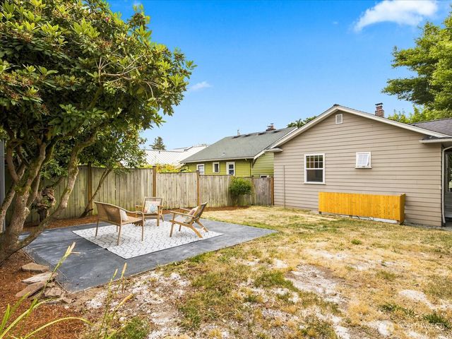 6742 7th Avenue NW, Seattle, WA 98117