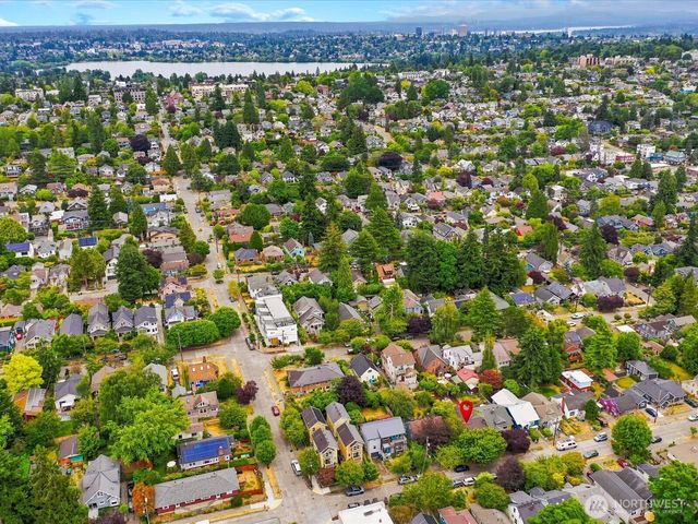 6742 7th Avenue NW, Seattle, WA 98117