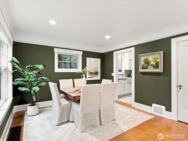 6742 7th Avenue NW, Seattle, WA 98117
