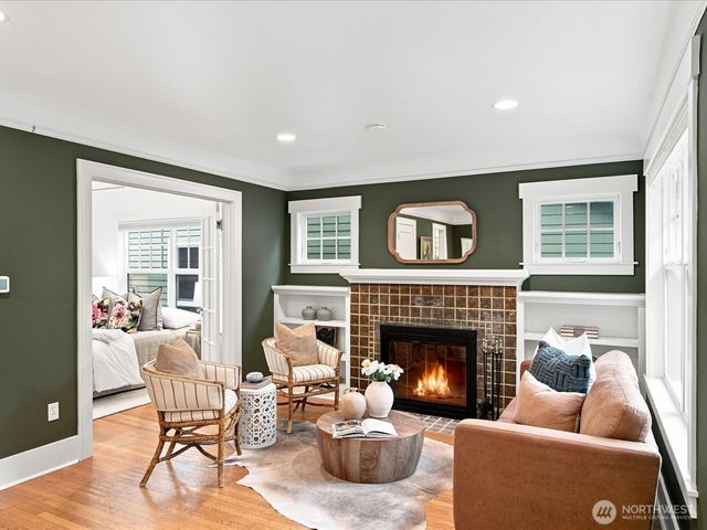 6742 7th Avenue NW, Seattle, WA 98117
