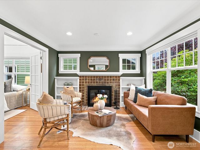 6742 7th Avenue NW, Seattle, WA 98117