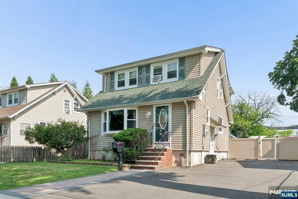 44 E Quackenbush Avenue, Dumont, NJ 07628