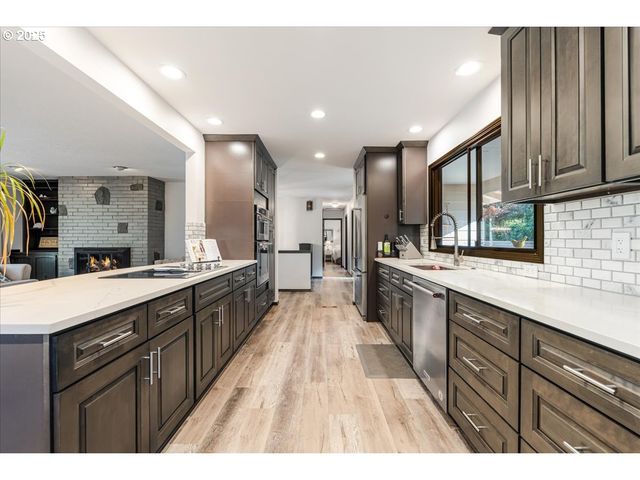 15120 Se FRANKLIN St, Portland, OR 97236