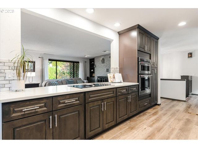 15120 Se FRANKLIN St, Portland, OR 97236