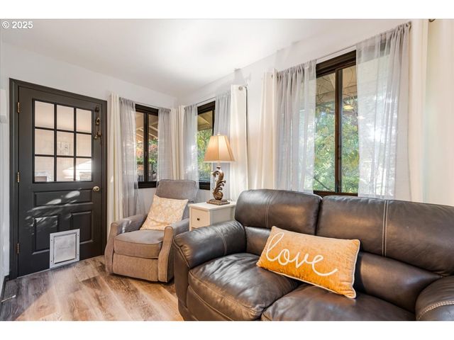 15120 Se FRANKLIN St, Portland, OR 97236