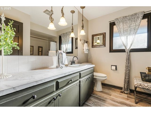 15120 Se FRANKLIN St, Portland, OR 97236