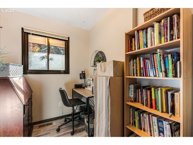 15120 Se FRANKLIN St, Portland, OR 97236