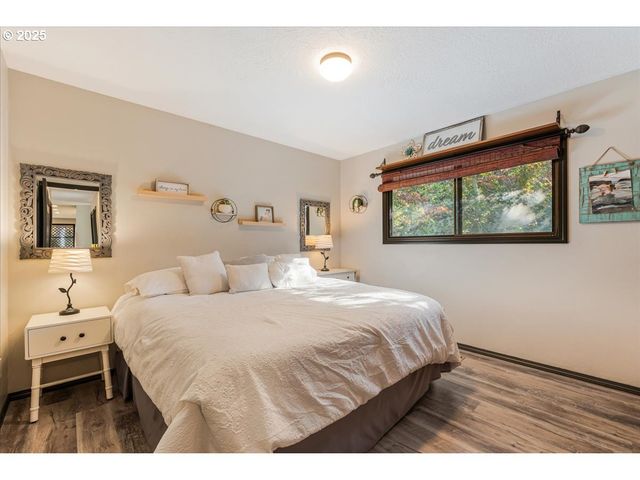 15120 Se FRANKLIN St, Portland, OR 97236