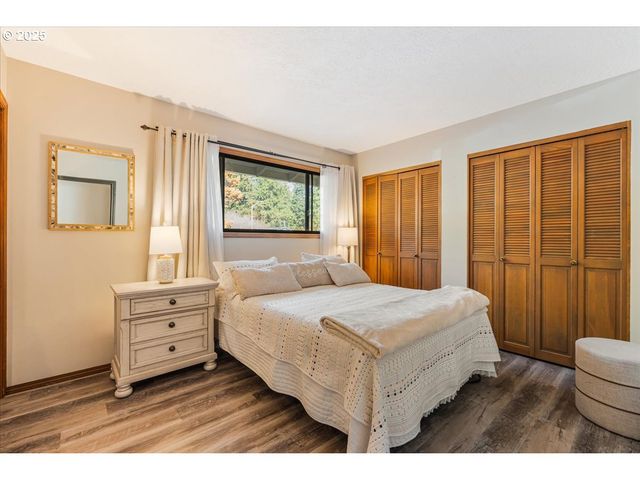 15120 Se FRANKLIN St, Portland, OR 97236