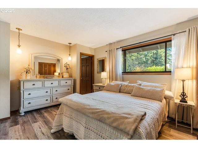 15120 Se FRANKLIN St, Portland, OR 97236