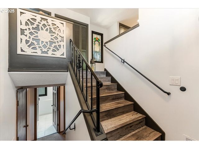 15120 Se FRANKLIN St, Portland, OR 97236