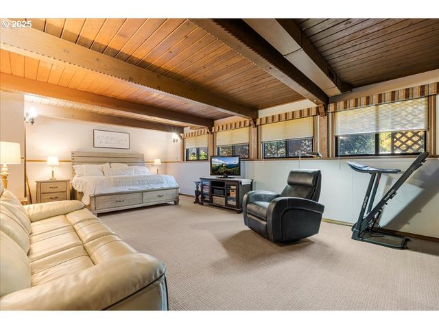 15120 Se FRANKLIN St, Portland, OR 97236