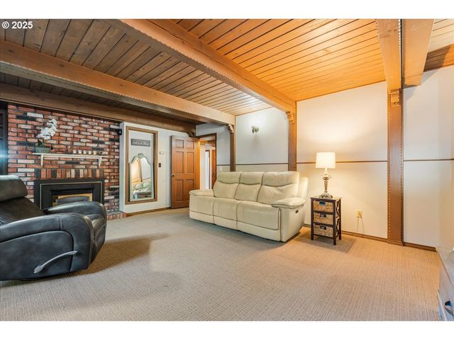 15120 Se FRANKLIN St, Portland, OR 97236