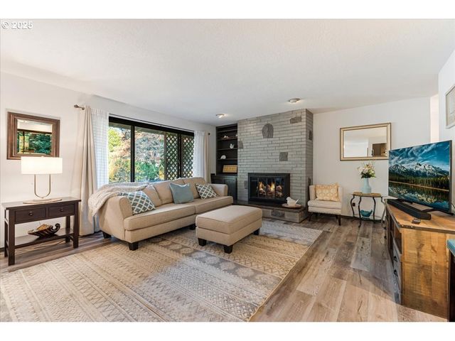 15120 Se FRANKLIN St, Portland, OR 97236