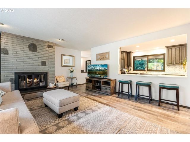 15120 Se FRANKLIN St, Portland, OR 97236