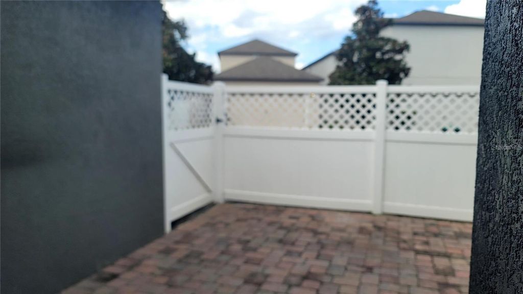 Image 28 of property listing at 7612 FAIRGROVE AVENUE, Windermere, FL 34786