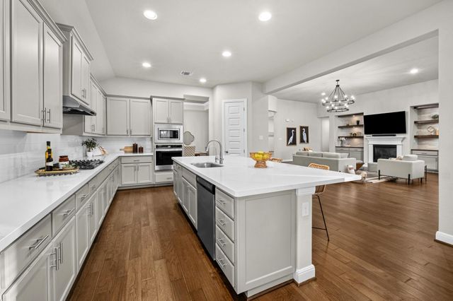 305 Milano DR, Liberty Hill, TX 78642