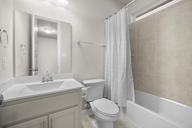 305 Milano DR, Liberty Hill, TX 78642