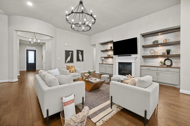 305 Milano DR, Liberty Hill, TX 78642