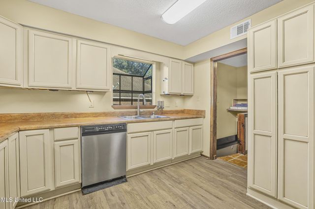 4409 Shadow Wood Circle, Pascagoula, MS 39581