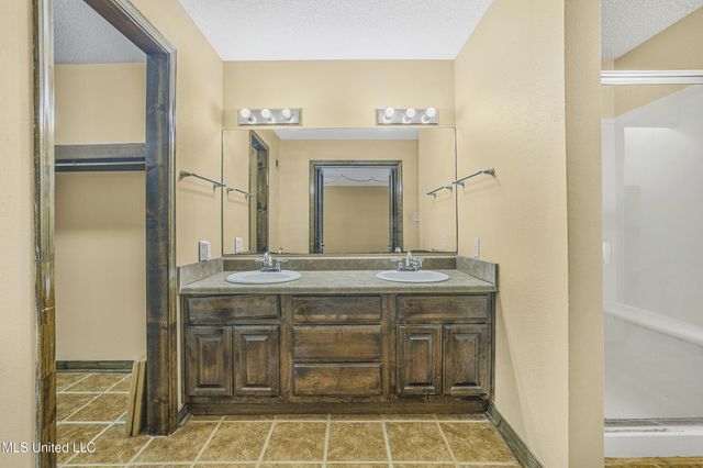 4409 Shadow Wood Circle, Pascagoula, MS 39581