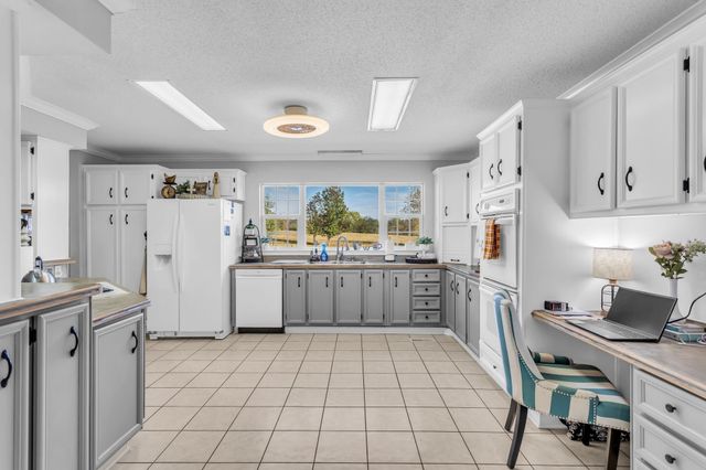 2673 McKnight Rd, Culleoka, TN 38451
