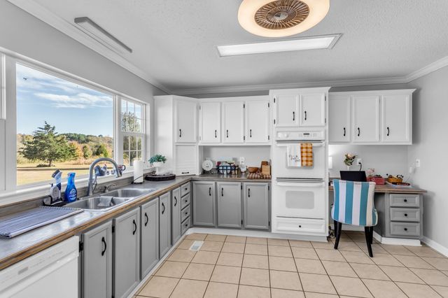 2673 McKnight Rd, Culleoka, TN 38451