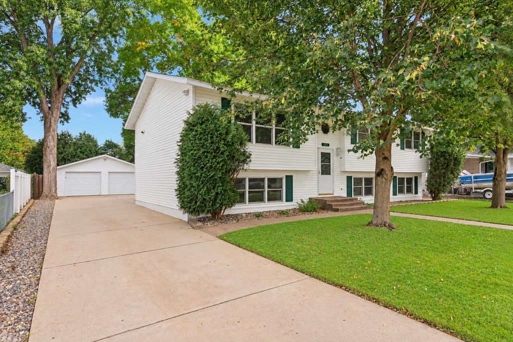 1601 Walnut Street, Hastings, MN 55033 — exterior