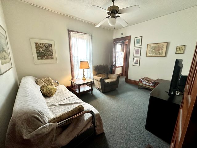 1132 Elm Street, Grinnell, IA 50112