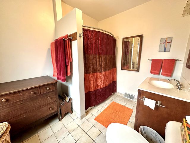 1132 Elm Street, Grinnell, IA 50112