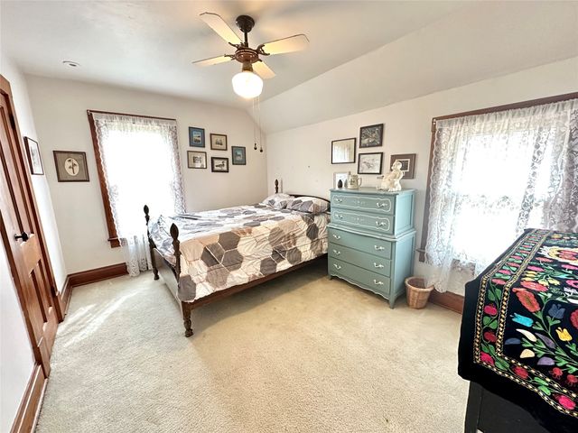 1132 Elm Street, Grinnell, IA 50112