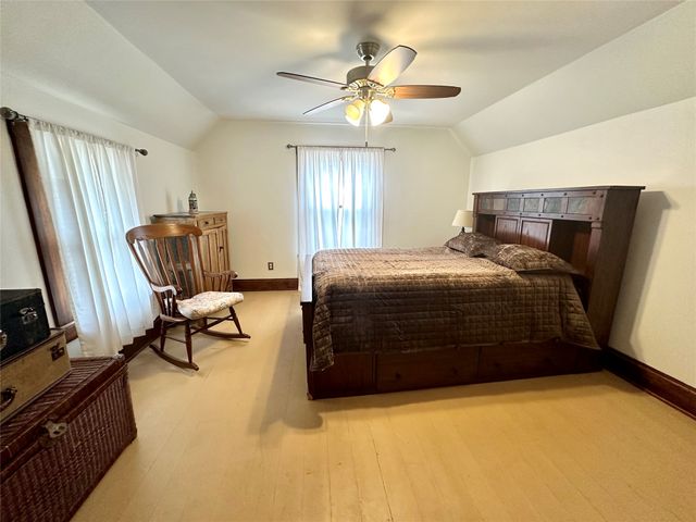 1132 Elm Street, Grinnell, IA 50112