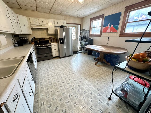 1132 Elm Street, Grinnell, IA 50112