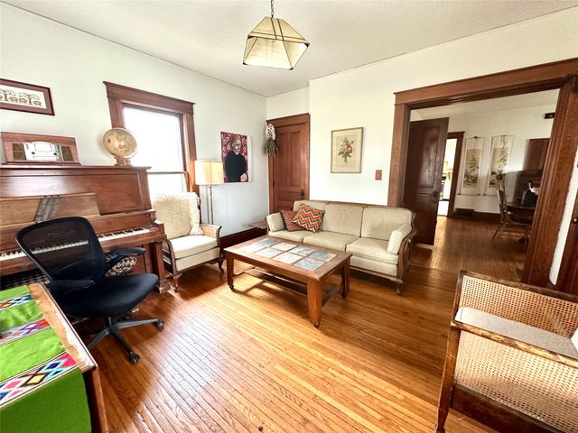 1132 Elm Street, Grinnell, IA 50112