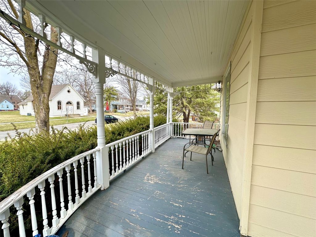 1132 Elm Street, Grinnell, IA 50112