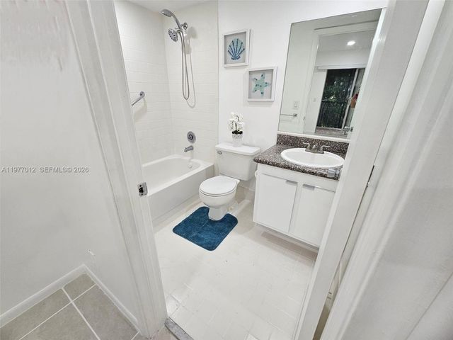 251 SW 132nd Way 408H, Pembroke Pines, FL 33027