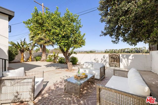 6160 Shoshone Avenue, Encino, CA 91316