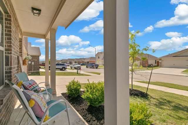 448 Blue Crow Lane, Fort Worth, TX 76052