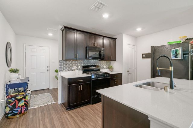 448 Blue Crow Lane, Fort Worth, TX 76052