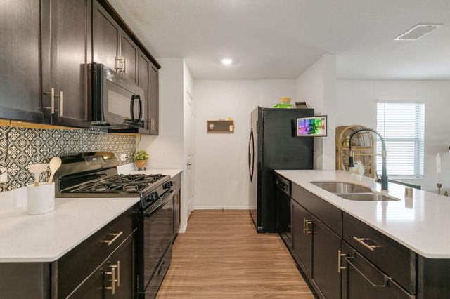 448 Blue Crow Lane, Fort Worth, TX 76052