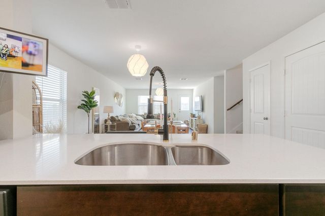 448 Blue Crow Lane, Fort Worth, TX 76052