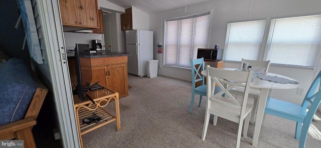 319 DOLPHIN DR, Berlin, MD 21811