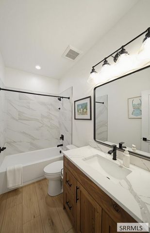 902 Jack Ln, Idaho Falls, ID 83402
