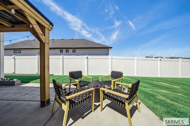 902 Jack Ln, Idaho Falls, ID 83402