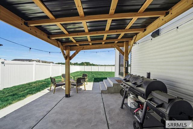 902 Jack Ln, Idaho Falls, ID 83402