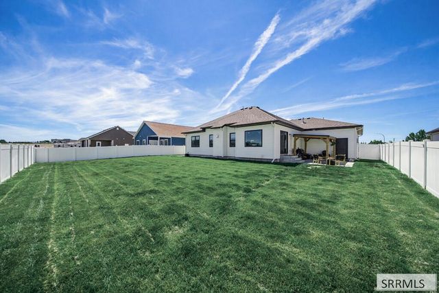 902 Jack Ln, Idaho Falls, ID 83402