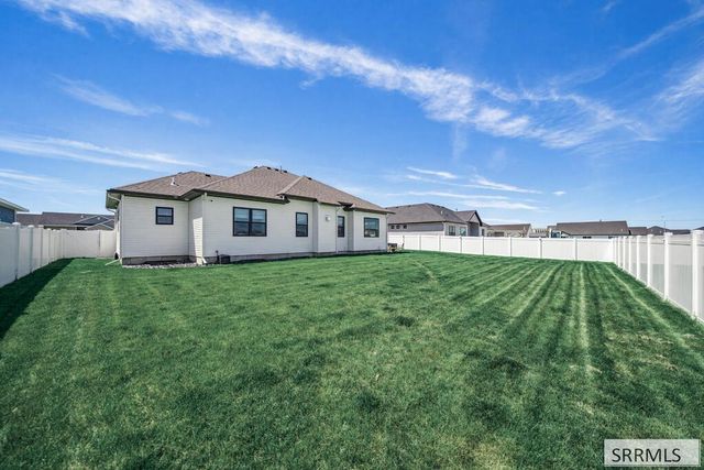 902 Jack Ln, Idaho Falls, ID 83402