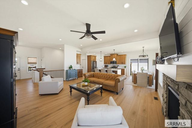 902 Jack Ln, Idaho Falls, ID 83402